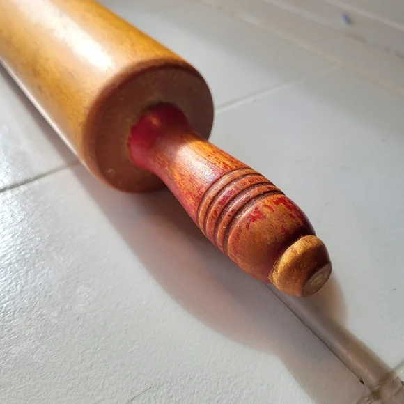 Vintage Rolling Pin Wooden Red Painted Handles  Farmhouse 17in Pies Retro - Picture 3 of 6